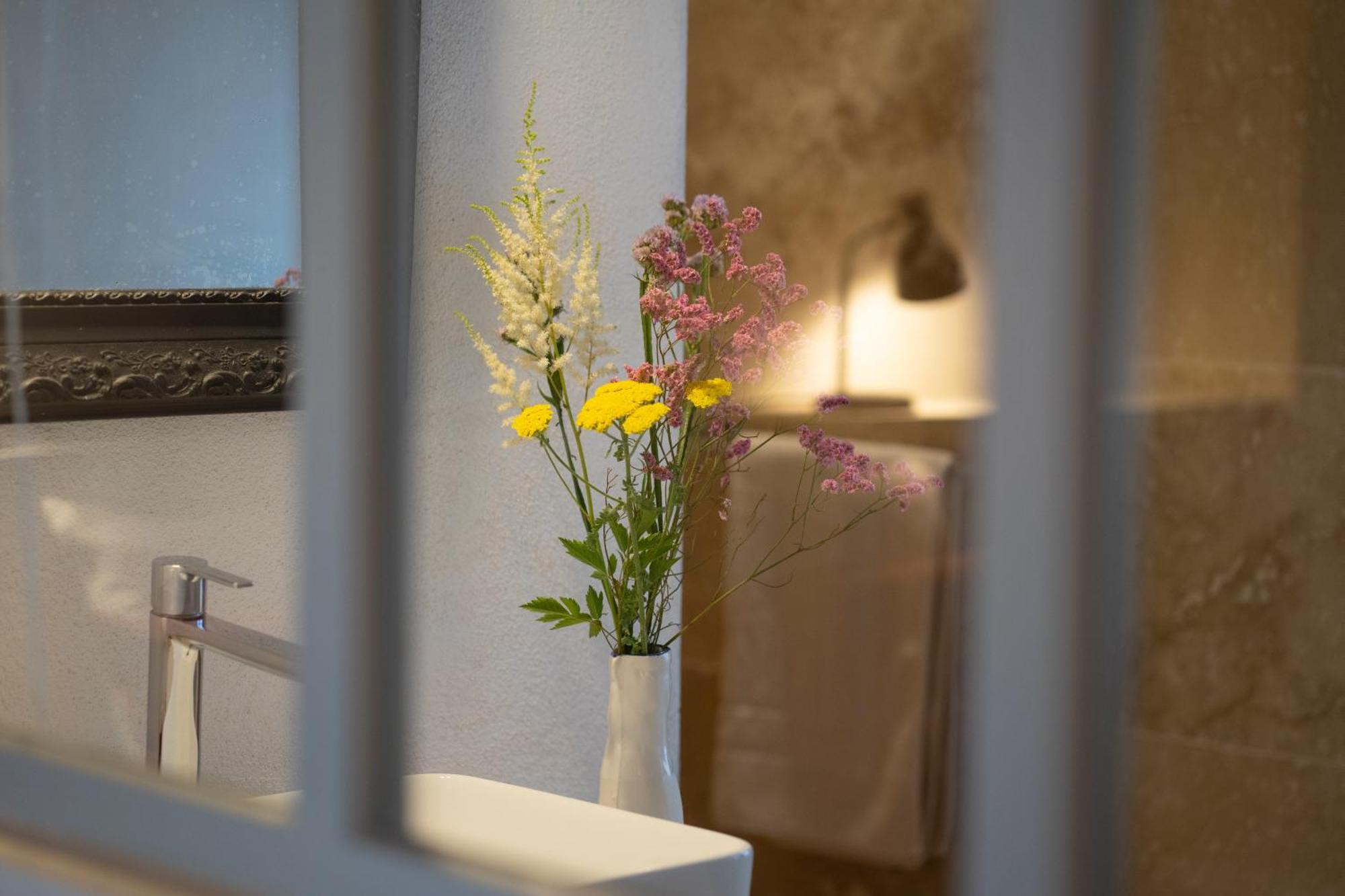Les Canisses, Magnifique Appartement Avec Terrasse Au Coeur D'Uzès Eksteriør billede
